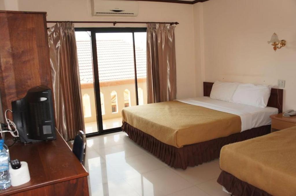 Chaleunehoung Hotel Vientiane Exterior foto